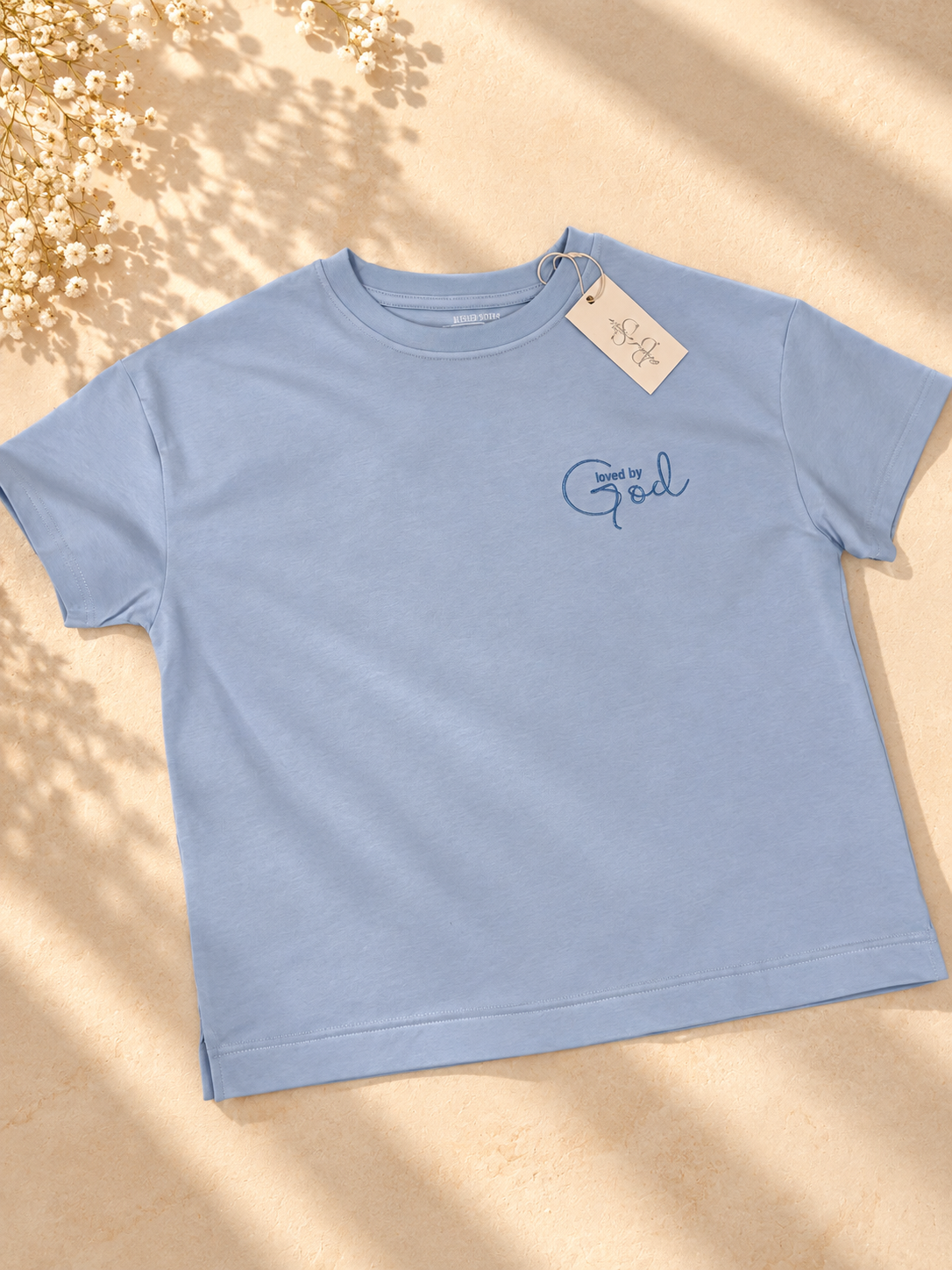 t-short "Loved by God"